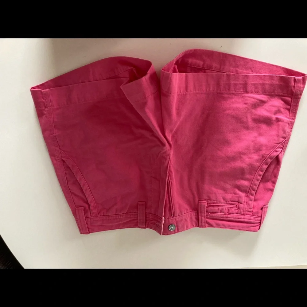 SHORTS - Picture 9 of 11